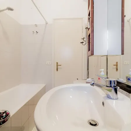 فندق مبيت وإفطار Bea 2*